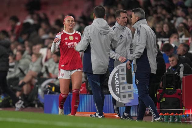 UEFA Women s Champions League Quarter-finals Arsenal v Chelsea Chloe Kelly of Arsenal after being subbed off during the UEFA Women s Champions League Quarter-finals match Arsenal vs Chelsea at Arsenal Stadium, London, United Kingdom on 24 March 2026 (Photo by Harvey Murphy News Images) Copyright: xHarveyxMurphy NewsxImagesx