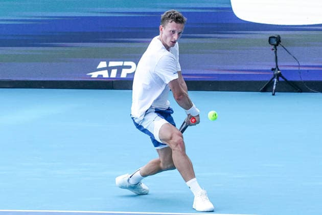March 24, 2026, Miami Gardens, Florida, USA: Jiri Lehecka (CZE) returns a shot from Taylor Fritz (not pictured) during the men s fourth round match at the 2026 Miami Open presented by Itau at Hard Rock Stadium. Miami Gardens USA - ZUMAw109 20260324_fap_w109_056 Copyright: xDebbyxWongx