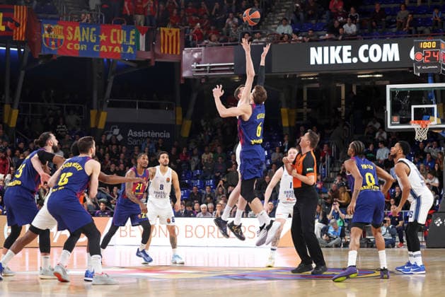 FC Barcelona, Barca v Anadolu Efes Istanbul - Euroleague 2025 2026 Jan Vesely and Ercan Osmani play during the match between FC Barcelona and Anadolu Efes Istanbul, corresponding to round 32 of the Euroleague, at the Palau Blaugrana in Barcelona, Spain, on March 24, 2026. Barcelona Barcelona Spain  Copyright: xUrbanandsportx originalFilename:urbanandsport-fcbarcel260324_npEhJ.jpg