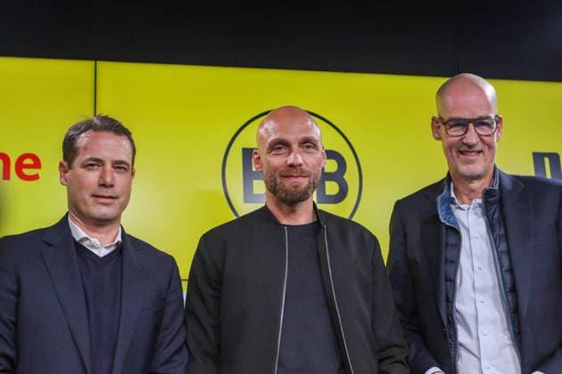 Dortmund, Deutschland: 25. März 2026 - Pressekonferenz - Vorstellung des neuen BVB Sportdirektors Nils-Ole Book Im Bild: v.li. Geschäftsführer Lars Ricken (BVB), der neue BVB Sportdirektor Nils-Ole Book (BVB) und Geschäftsführer Carsten Cramer (BVB) bei der Pressekonferenz zur Vorstellung des neuen Sportdirektors DFB regulations prohibit any use of photographs as image sequences and or quasi-photo *** Dortmund, Germany 25 March 2026 Press conference presentation of the new BVB Sports Director Nils Ole Book In the picture from left Managing Director Sport Lars Ricken BVB , the new BVB Sports Director Nils Ole Book BVB and Managing Director Carsten Cramer BVB at the press conference for the presentation of the new Sports Director DFB regulations prohibit any use of photographs as image sequences and or quasi photo Copyright: HMBxMedia MadeleinexFantini