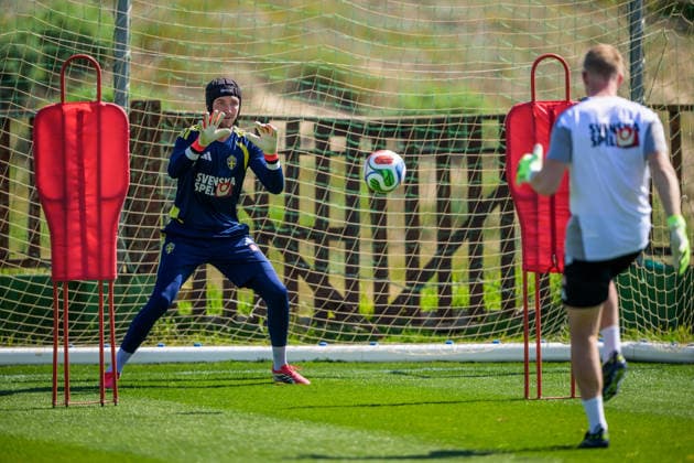 260325 Goalkeeper Noel Törnqvist of the Swedish national football team during a training session on March 25, 2026 in Valencia. Photo: Joel Marklund BILDBYRAN kod JM JM0806 bbeng fotboll football soccer fotball vm-kval FIFA World Cup, WM, Weltmeisterschaft, Fussball qualifier qualifier träning practice training sverige sweden sverige a Copyright: JOELxMARKLUND BB260325JM028