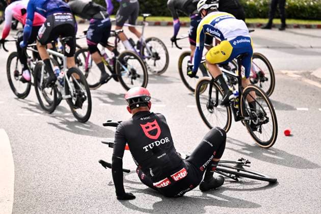 Tour of Bruges 2026 Cycling Race BRUGGE, BELGIUM - MARCH 25 : crash of Lienhard Fabian (SUI) of Tudor Pro Cycling Team during the 50th edition of Tour of Bruges an UCI World Tour 1.UWT one day cycling road race for Men Elite of 202.9 km with start in Brugge and finish in Brugge on March 25, 2026 in Brugge, Belgium, 25 03 2026 ( Motordriver Kenny Verfaillie - Brugge Belgium  Copyright: xTomasxSiskx