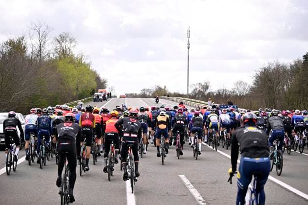 Tour of Bruges 2026 Cycling Race BRUGGE, BELGIUM - MARCH 25 : illustration picture peloton during the 50th edition of Tour of Bruges an UCI World Tour 1.UWT one day cycling road race for Men Elite of 202.9 km with start in Brugge and finish in Brugge on March 25, 2026 in Brugge, Belgium, 25 03 2026 ( Motordriver Kenny Verfaillie - Brugge Belgium  Copyright: xTomasxSiskx