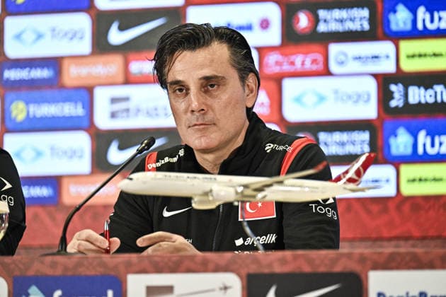 Ahead of Turkiye v Romania - 2026 FIFA World Cup, WM, Weltmeisterschaft, Fussball European Qualifiers ISTANBUL, TURKIYE - MARCH 25: Head Coach of Turkiye Vincenzo Montella speaks during a press conference, PK, Pressekonferenz ahead of the 2026 FIFA World Cup European Qualifiers playoff round against Romania at Hasan Dogan National Teams Training and Education Facilities in Istanbul, Turkiye on March 25, 2026. Muhammed Enes Yildirim Anadolu Istanbul Turkey. Editorial use only. Please get in touch for any other usage.  Copyright: x2026xAnadoluxMuhammedxEnesxYildirimx