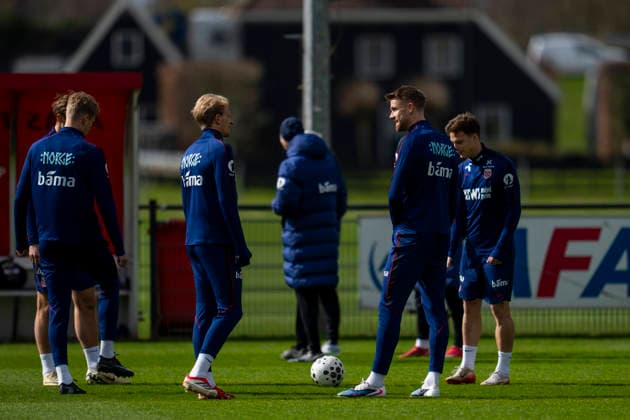 Training with the Norwegian men s national football team Amsterdam , Netherlands 20260325 Morten Thorsby, Kristoffer Vassbakk Köpp Ajer and Felix Horn Myhre during a training session with the Norwegian men s national football team at the AZ Alkmaar training Complex Photo Fredrik Varfjell NTB Amsterdam Netherlands EDITORIAL USE ONLY RESTRICTED USE FOR BETTING COMPANIES  Copyright: xFredrikxVarfjellx xNTBx