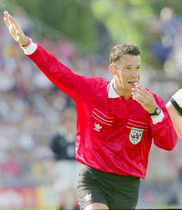 920615 Football, UEFA EURO, EM, Europameisterschaft,Fussball 1992, Group 2, Germany - Scotland 2-0: Referee Guy Goethals. Photo: BILDBYRAN M026_07 M026_07 germany scotland 920615 scanx fotboll em em92 em 92 em 1992 em1992 group 2 bbeng dia football soccer sverige sweden germany v scotland euro uefa euro 1992 euro1992 euro92 european championships europamästerskap idrottsparken stadium norrkoping june 15 1992 *** 920615 Football, Uefa EURO 1992, Group 2, Germany Scotland 2 0 Referee Guy Goethals Photo BILDBYRAN M026 07 M026 07 germany scotland 920615 scanx fotboll em em92 em 92 em 1992 em1992 group 2 bbeng dia football soccer sverige sweden germany v scotland euro uefa euro 1992 euro1992 euro92 european championships europamästerskap idrottsparken stadium norrkoping june 15 1992  Copyright: BILDBYRAN BB920615BB104