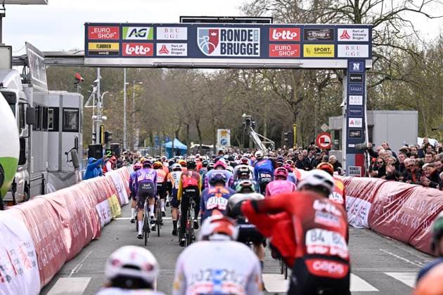 Tour of Bruges 2026 Cycling Race BRUGGE, BELGIUM - MARCH 25 : illustration picture peloton during the 50th edition of Tour of Bruges an UCI World Tour 1.UWT one day cycling road race for Men Elite of 202.9 km with start in Brugge and finish in Brugge on March 25, 2026 in Brugge, Belgium, 25 03 2026 ( Motordriver Kenny Verfaillie - Brugge Belgium  Copyright: xTomasxSiskx