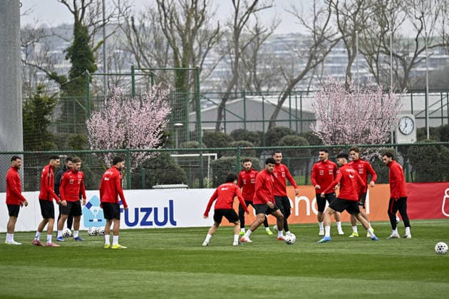 Turkiye s final training session in Istanbul ahead of Romania match ISTANBUL, TURKIYE - MARCH 25: Players of Turkiye attend the team s final training session at the TFF Hasan Dogan National Teams Camp and Training Facilities in Istanbul, Turkiye on March 25, 2026. The session was held ahead of the 2026 FIFA World Cup, WM, Weltmeisterschaft, Fussball European Qualifiers play-off semi-final match against Romania. Muhammed Enes Yildirim Anadolu Istanbul Turkey. Editorial use only. Please get in touch for any other usage.  Copyright: x2026xAnadoluxMuhammedxEnesxYildirimx
