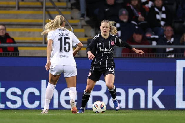 FRANKFURT AM MAIN, DEUTSCHLAND 25.03.2026 Halbfinal-Hinspiel im UEFA Women™s Europa Cup zwischen Eintracht Frankfurt Frauen und BK Haecken FF im Stadion am Brentanobad in Frankfurt am Main v.l., Alva Selerud (BK Haecken FF), Nadine Andrina Riesen (Eintracht Frankfurt), in aktion, in action, Copyright: JoaquimxFerreira