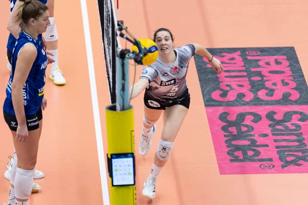 1. Volleyball Bundesliga Frauen Playoffs Viertelfinale: Schwarz-Weiss Erfurt vs. Allianz MTV Stuttgart; Erfurt; 25.03.2026 Emilie Respaut ( 5; Schwarz-Weiss Erfurt) 1. Volleyball Bundesliga Frauen Playoffs Viertelfinale: Schwarz-Weiss Erfurt vs. Allianz MTV Stuttgart; Riethsporthalle Erfurt; 25.03.2026 Copyright: xBEAUTIFULxSPORTS Duehringx