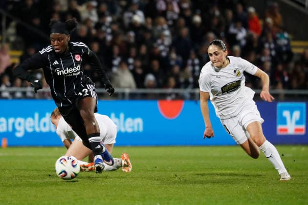 Frankfurt, Deutschland 25. März 2026: UEFA Womens Europa Cup - 2025 2026 - Halbfinale - Eintracht Frankfurt gegen BK Häcken Im Bild: v. li. im Zweikampf Nicole Anyomi (SGE) und Nesrin Akgün Akguen (BK) Stadion am Bretanobad Hessen Copyright: xFotostandx xvanxderxVeldenx