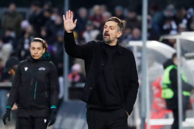 Frankfurt, Deutschland 25. März 2026: UEFA Womens Europa Cup - 2025 2026 - Halbfinale - Eintracht Frankfurt gegen BK Häcken Im Bild: Trainer Niko Arnautis (SGE) Stadion am Bretanobad Hessen Copyright: xFotostandx xvanxderxVeldenx