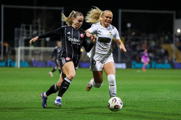 FRANKFURT AM MAIN, DEUTSCHLAND 25.03.2026 Halbfinal-Hinspiel im UEFA Women™s Europa Cup zwischen Eintracht Frankfurt Frauen und BK Haecken FF im Stadion am Brentanobad in Frankfurt am Main v.l., Nadine Andrina Riesen (Eintracht Frankfurt), Alva Selerud (BK Haecken FF), zweikampf, action, aktion, battles for the Ball Copyright: JoaquimxFerreira
