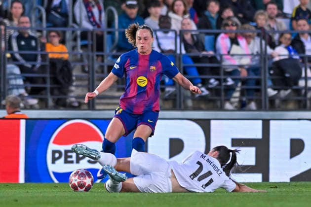 March 25, 2026, Madrid, Madrid, Spain: EWA PAJOR of FC Barcelona, Barca Femenino and MARIA MENDEZ FERNANDEZ of Real Madrid Femenino CF in action during the Women s Champions League match REAL MADRID FEMENINO Vs FUTBOL CLUB BARCELONA on march 25, 2026, Valdebebas, Madrid, Spain. Madrid Spain - ZUMAc312 20260325_zsp_c312_048 Copyright: xOscarxManuelxSanchezx
