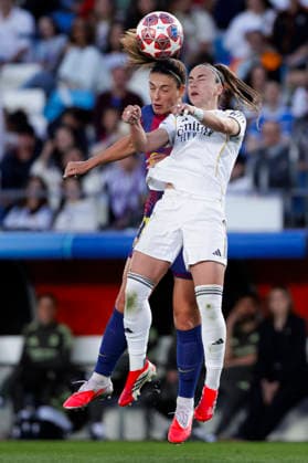 UEFA Women s Champions League - Real Madrid vs Barcelona MADRID, SPAIN -March 25:Alexia Putellas of Barcelona and Athenea del Castillo of Real Madrid fight for the ball during the UEFA Women s Champions League quarterfinals First leg match between Real Madrid and Barcelona at Alfredo Di Stefano stadium in Madrid.(Photo by Guillermo Martinez f22photo) Madrid Alfredo Di Stefano Stadium Spain Copyright: xGuillermoxMartinezx
