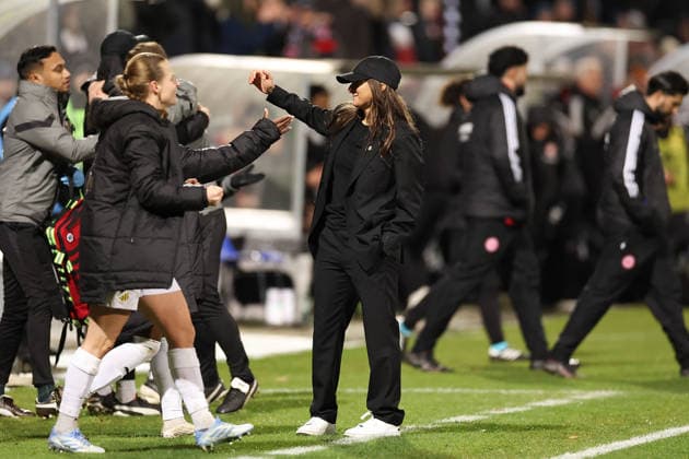 FRANKFURT AM MAIN, DEUTSCHLAND 25.03.2026 Halbfinal-Hinspiel im UEFA Women™s Europa Cup zwischen Eintracht Frankfurt Frauen und BK Haecken FF im Stadion am Brentanobad in Frankfurt am Main v.l., headcoach Elena Sadiku (BK Haecken FF) jubeln jubelt nach Spielende. Copyright: JoaquimxFerreira