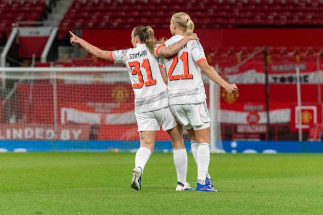 MANCHESTER ENGLAND- MARCH 25 Bayern Munich goal celebrations during UWCL quarter final game between Manchester United, ManU and Bayern Munich, Old Trafford on 25th March 2026 in Manchester England (Photo by Clare Overfield Sports Press Photo) Copyright: xClarexOverfieldx xSPPx Sportspressphoto_SPR117990