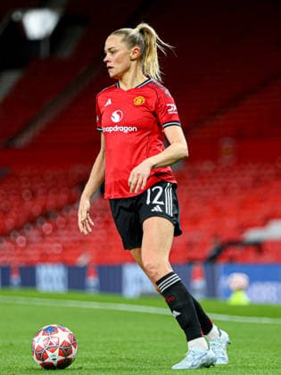 MANCHESTER, ENGLAND - March 25: Fridolina Rolfo of Manchester United, ManU on the ball during the UEFA Womens Champions League match between Manchester United and Bayern Munich at Old Trafford in Manchester, England Copyright: xNataliexMincher SPPx Sportspressphoto_SPR118019