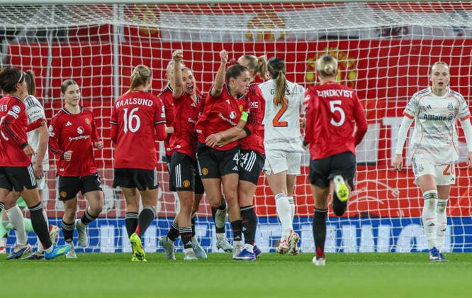 GBR, Manchester, Manchester United, ManU vs Bayern München, Women s Champions League, Fussball, UEFA, Spielzeit 2025 2026, Old Trafford, Viertelfinale, Hinspiel im Bild: Maya Le Tissier (Manchester United Frauen 4), Tor, Freude, Jubel und Emotion, 1:1, goal scored DFB DFL REGULATIONS PROHIBIT ANY USE OF PHOTOGRAPHS AS IMAGE SEQUENCES AND OR QUASI-VIDEO, 25.03.2026 Copyright: HMBxMedia HendrikxHamelau