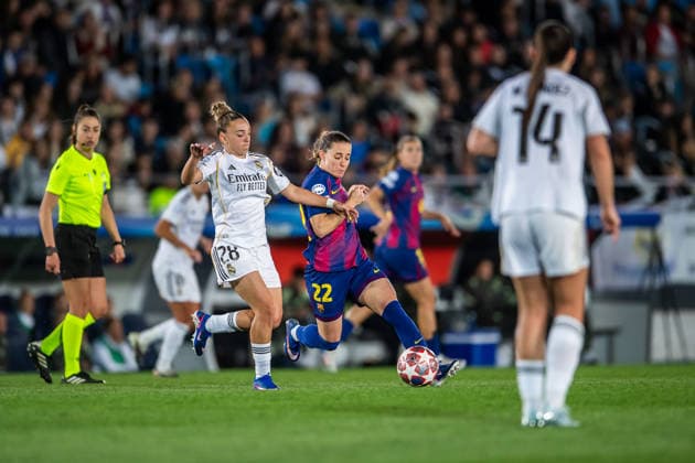 Real Madrid v FC Barcelona, Barca UEFA Women s Champions League, Madrid, Spain Madrid, Spain. 25th, March 2026. Irune Dorado of Real Madrid CF battles for possession with Ona Batlle of FC Barcelona during the UEFA Women s Champions League 2025 26 match between Real Madrid CF and FC Barcelona at Estadio Alfredo Di Stefano in Madrid. Spain, Madrid, Estadio Alfredo Di Stefano  Copyright: xGonzalesxPhoto LucianoxLimax