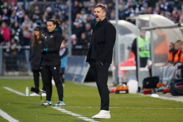 Frankfurt, Deutschland 25. März 2026: UEFA Womens Europa Cup - 2025 2026 - Halbfinale - Eintracht Frankfurt gegen BK Häcken Im Bild: Trainer Niko Arnautis (SGE) Stadion am Bretanobad Hessen Copyright: xFotostandx xvanxderxVeldenx