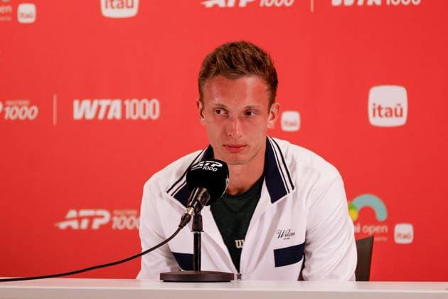 MIAMI GARDENS, FL - MARCH 25: Jiri Lehecka (CZE) speaks to the media after his men™s quarter-final singles match against Martin Landaluce (ESP) at the Miami Open on March 25, 2026, at Hard Rock Stadium in Miami Gardens, Florida,(Photo by Chris Arjoon Icon Sportswire) TENNIS: MAR 25 Miami Open EDITORIAL USE ONLY Icon2603250010103