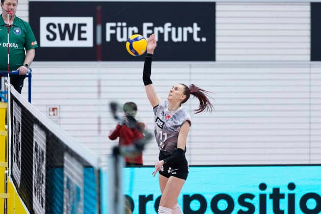 1. Volleyball Bundesliga Frauen Playoffs Viertelfinale: Schwarz-Weiss Erfurt vs. Allianz MTV Stuttgart; Erfurt; 25.03.2026 Isabel KovaÄiÄ‡ ( 11; Schwarz-Weiss Erfurt) 1. Volleyball Bundesliga Frauen Playoffs Viertelfinale: Schwarz-Weiss Erfurt vs. Allianz MTV Stuttgart; Riethsporthalle Erfurt; 25.03.2026 Copyright: xBEAUTIFULxSPORTS Duehringx