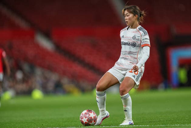 GBR, Manchester, Manchester United, ManU vs Bayern München, Women s Champions League, Fussball, UEFA, Spielzeit 2025 2026, Old Trafford, Viertelfinale, Hinspiel im Bild: Momoko Tanikawa (Bayern München 18) DFB DFL REGULATIONS PROHIBIT ANY USE OF PHOTOGRAPHS AS IMAGE SEQUENCES AND OR QUASI-VIDEO, 25.03.2026 Copyright: HMBxMedia HendrikxHamelau