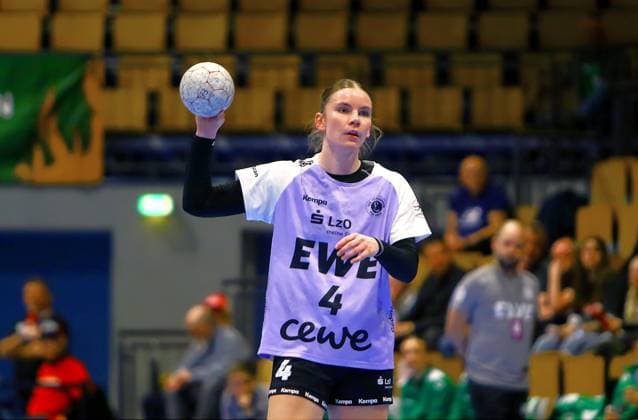 Toni-Luisa Reinemann (Oldenburg) , der als erfolgreichste Torschützin in diesem Spiel 7 Treffer gelangen. Handball Frauen 1.Bundesliga 2025 26 BSV Sachsen Zwickau - VfL Oldenburg 25:25 am 25.3.2026 in der Sparkassen-Arena Zwickau BSV Sachsen Zwickau - VfL Oldenburg