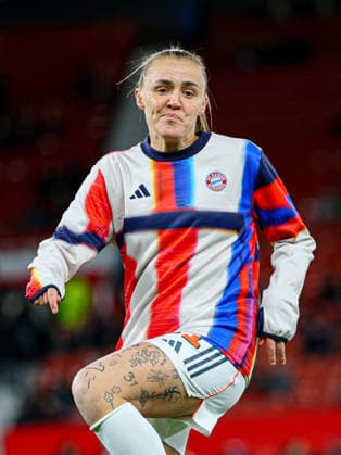 MANCHESTER, ENGLAND - March 25: Georgia Stanway of Bayern Munich warms up during the UEFA Womens Champions League match between Manchester United, ManU and Bayern Munich at Old Trafford in Manchester, England Copyright: xNataliexMincher SPPx Sportspressphoto_SPR118225