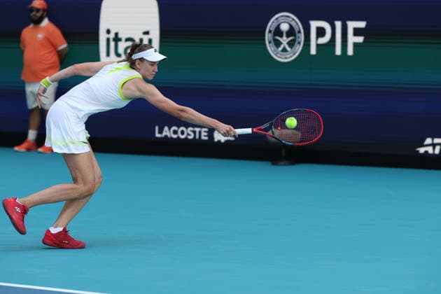 March 25, 2026, Miami Gardens, Florida, United States Of America: MIAMI GARDENS, FLORIDA - MARCH 25: Elena Rybakina of Kazakhstan defeats Jessica Pegula of the United States in their quarter final match on Day 9 of the Miami Open at Hard Rock Stadium on March 25, 2026 in Miami Gardens, Florida. ...People: Elena Rybakina 2026 Miami Open - Day 9  - ZUMAs214 20260325_ada_s214_078 Copyright: xSMGx