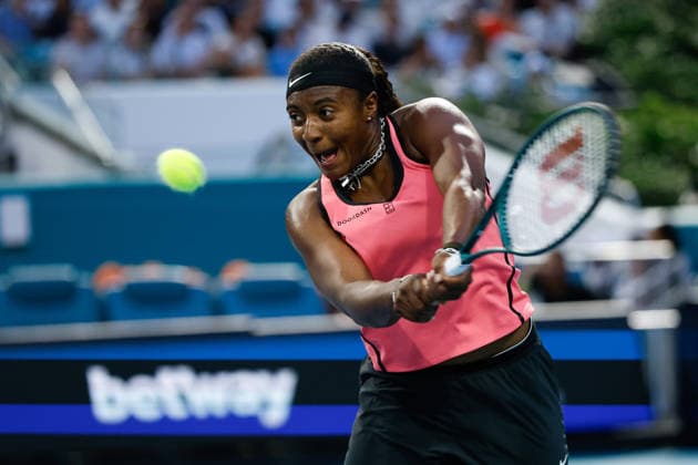 MIAMI GARDENS, FL - MARCH 25: Hailey Baptiste (USA) in action during a women™s quarter-final singles match against Aryna Sabalenka at the Miami Open on March 25, 2026, at Hard Rock Stadium in Miami Gardens, Florida,(Photo by Chris Arjoon Icon Sportswire) TENNIS: MAR 25 Miami Open EDITORIAL USE ONLY Icon2603250010139