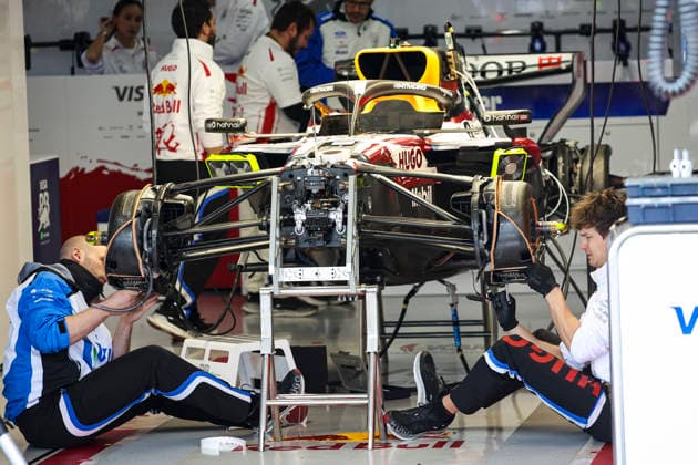 F1 - JAPANESE GRAND PRIX 2026 Visa Cash App RB F1 Team VCARB03, mechanical detail mechanic, mecanicien, mechanics during the Formula 1 Japanese Grand Prix 2026, 3rd round of the 2026 Formula One World Championship, WM, Weltmeisterschaft from March 27 to 29, 2026 on the Suzuka Circuit, in Suzuka, Japan - SuzukaJapan  Copyright: xXavixBonillax
