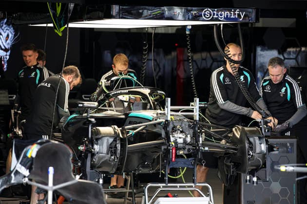 F1 - JAPANESE GRAND PRIX 2026 Mercedes AMG F1 Team W17, mechanical detail mechanic, mecanicien, mechanics during the Formula 1 Japanese Grand Prix 2026, 3rd round of the 2026 Formula One World Championship, WM, Weltmeisterschaft from March 27 to 29, 2026 on the Suzuka Circuit, in Suzuka, Japan - SuzukaJapan  Copyright: xXavixBonillax