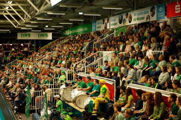 Volleyball I Frauen I Saison 2025-2026 I Bundesliga I Playoff-Viertelfinale 2 I USC Münster - Dresdner SC I 25.03.2026 Zuschauer in der Sporthalle Berg Fidel in Münster beim Spiel von USC Münster. Münster Sporthalle Berg Fidel Nordrhein-Westfalen Deutschland Copyright: xLobeca CedricxSiefkerx