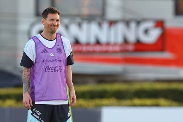 Argentina s forward Lionel Messi gestures during a training session in Ezeiza, Buenos Aires Province, on March 25, 2026, ahead of the FIFA World Cup, WM, Weltmeisterschaft, Fussball 2026 friendlys football matches against Mauritania and Zambia. EZEIZA ARGENTINA Copyright: xALEJANDROxPAGNIx