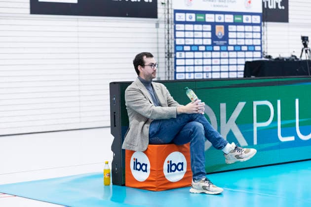 1. Volleyball Bundesliga Frauen Playoffs Viertelfinale: Schwarz-Weiss Erfurt vs. Allianz MTV Stuttgart; Erfurt; 25.03.2026 Florian Völker (Geschäftsführer; Schwarz-Weiss Erfurt) 1. Volleyball Bundesliga Frauen Playoffs Viertelfinale: Schwarz-Weiss Erfurt vs. Allianz MTV Stuttgart; Riethsporthalle Erfurt; 25.03.2026 Copyright: xBEAUTIFULxSPORTS Duehringx