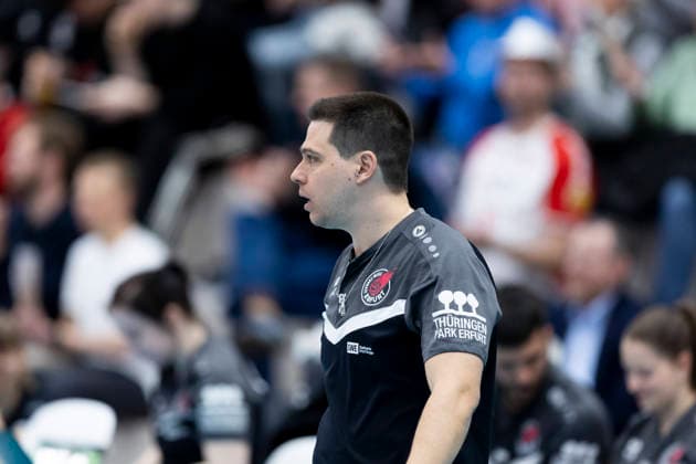 1. Volleyball Bundesliga Frauen Playoffs Viertelfinale: Schwarz-Weiss Erfurt vs. Allianz MTV Stuttgart; Erfurt; 25.03.2026 Paplo Sanchez (Trainer; Schwarz-Weiss Erfurt) 1. Volleyball Bundesliga Frauen Playoffs Viertelfinale: Schwarz-Weiss Erfurt vs. Allianz MTV Stuttgart; Riethsporthalle Erfurt; 25.03.2026 Copyright: xBEAUTIFULxSPORTS Duehringx
