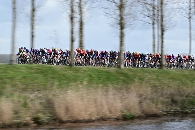 The pack of riders pictured in action during the Ronde van Brugge men s elite one-day cycling race, 202,9 km from and to Brugge on Wednesday 25 March 2026. MAARTENxSTRAETEMANS  x168940393x