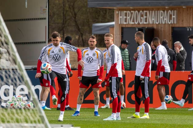 Reportage 26.03.2026 Abschlusstraining der Deutschen Männer Nationalmannschaft in Herzogenaurach vor dem Spiel gegen die Schweiz Gutes Wetter fürs Training in Herzogenaurach Herzogenaurach Bayern Deutschland