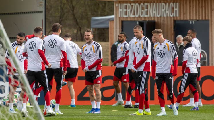 Reportage 26.03.2026 Abschlusstraining der Deutschen Männer Nationalmannschaft in Herzogenaurach vor dem Spiel gegen die Schweiz Gutes Wetter fürs Training in Herzogenaurach Herzogenaurach Bayern Deutschland