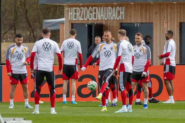 Reportage 26.03.2026 Abschlusstraining der Deutschen Männer Nationalmannschaft in Herzogenaurach vor dem Spiel gegen die Schweiz Gutes Wetter fürs Training in Herzogenaurach Herzogenaurach Bayern Deutschland
