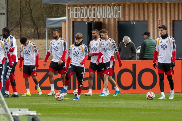 Reportage 26.03.2026 Abschlusstraining der Deutschen Männer Nationalmannschaft in Herzogenaurach vor dem Spiel gegen die Schweiz Gutes Wetter fürs Training in Herzogenaurach Herzogenaurach Bayern Deutschland