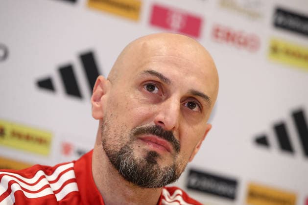 26.03.2026, xtgx, Fussball, U21, U 21 Nationalmannschaft, Pressekonferenz emspor, v.l. Antonio Di Salvo (Deutschland, Trainer) Portrait, Portraet, Einzelbild (DFL DFB REGULATIONS PROHIBIT ANY USE OF PHOTOGRAPHS as IMAGE SEQUENCES and or QUASI-VIDEO) Wolfsburg
