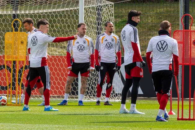 Reportage 26.03.2026 Abschlusstraining der Deutschen Männer Nationalmannschaft in Herzogenaurach vor dem Spiel gegen die Schweiz Florian Wirtz weiß was Herzogenaurach Bayern Deutschland