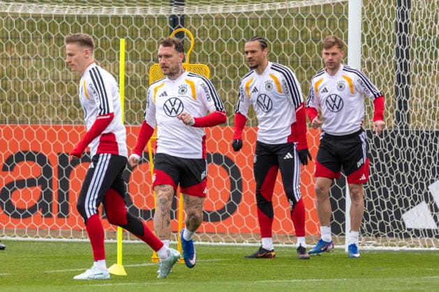 Reportage 26.03.2026 Abschlusstraining der Deutschen Männer Nationalmannschaft in Herzogenaurach vor dem Spiel gegen die Schweiz Chris Führich, David Raum, Leroy Sane und Jushua Kimmich Herzogenaurach Bayern Deutschland