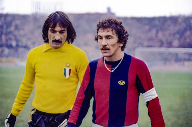 Enrico Albertosi (Milan)Giuseppe Savoldi (Bologna); December 09; 1979 - Football : Italian championship 1979 1980 ; 06Â°Day ; match between Bologna 0-1 Milan at Renato Dall Ara Stadium ; Bologna, Italy; ;( photo by aicfoto)(ITALY) 0855 