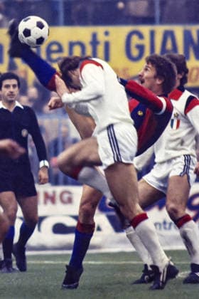 Giuseppe Savoldi (Bologna) Aldo Maldera (Milan) ; December 09; 1979 - Football : Italian championship 1979 1980 ; 06Â°Day ; match between Bologna 0-1 Milan at Renato Dall Ara Stadium ; Bologna, Italy; ;( photo by aicfoto)(ITALY) 0855 