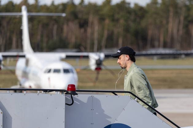 Abreise der DFB Herren Fußball Nationalmannschaft zum Länderspiel in Basel, Nürnberg, 26.03.2026 Spieler und Betreuer der DFB Herren Fußball Nationalmannschaft am Flughafen Nürnberg vor dem Abflug nach Basel. Die Mannschaft reist nach dem Trainingslager bei Adidas in Herzogenaurach mit einem Lufthansa Charterflug zum WM-Vorbereitungsländerspiel gegen die Schweiz. Nürnberg Bayern Deutschland