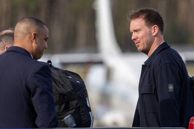 Abreise der DFB Herren Fußball Nationalmannschaft zum Länderspiel in Basel, Nürnberg, 26.03.2026 Julian Nagelsmann, Bundestrainer der deutschen Herren Fußball Nationalmannschaft, am Flughafen Nürnberg vor dem Einstieg in das Lufthansa Charterflugzeug nach Basel Nürnberg Bayern Deutschland